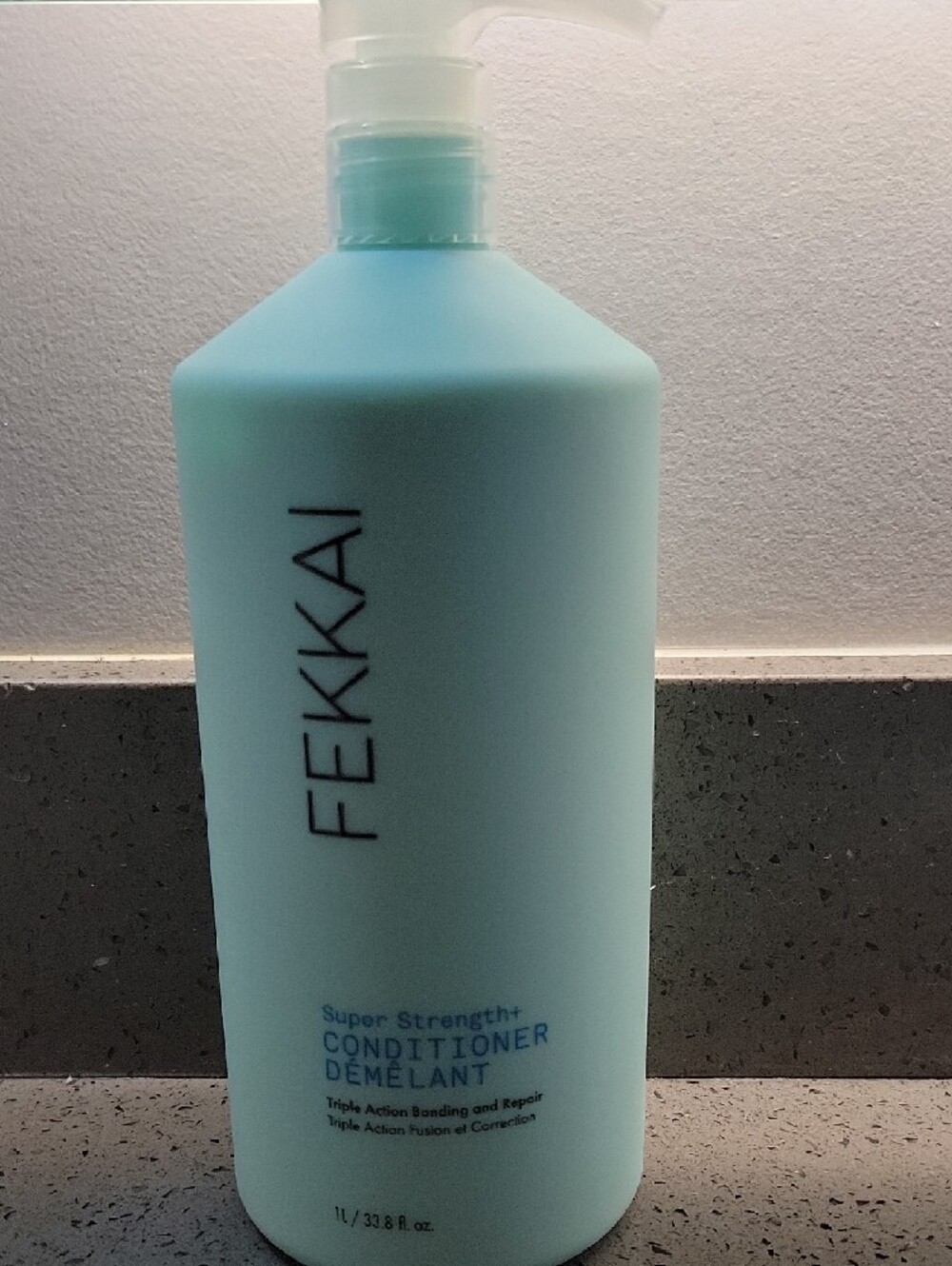 Fekkai Blue Super Strength+ Conditioner — Light Blue